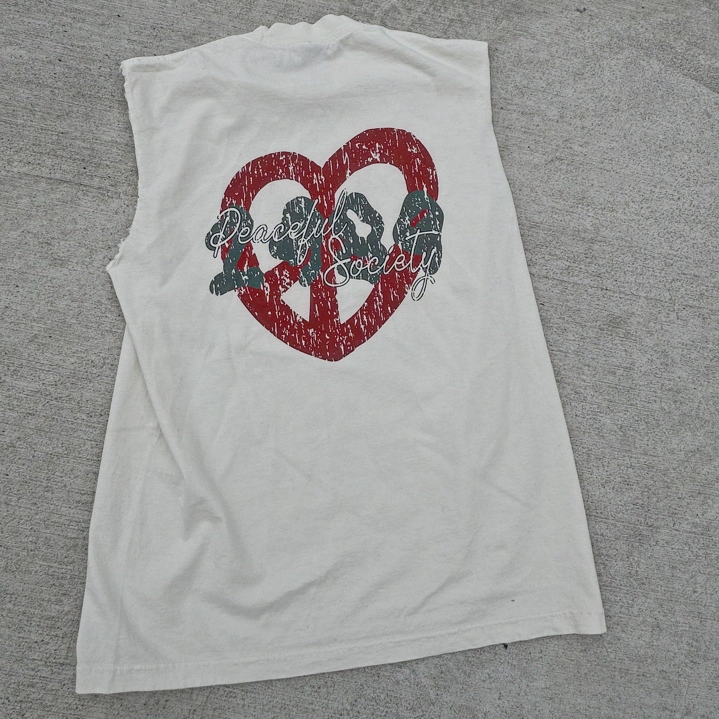 ‘Make Love, Not War’ Sleeveless T-Shirt