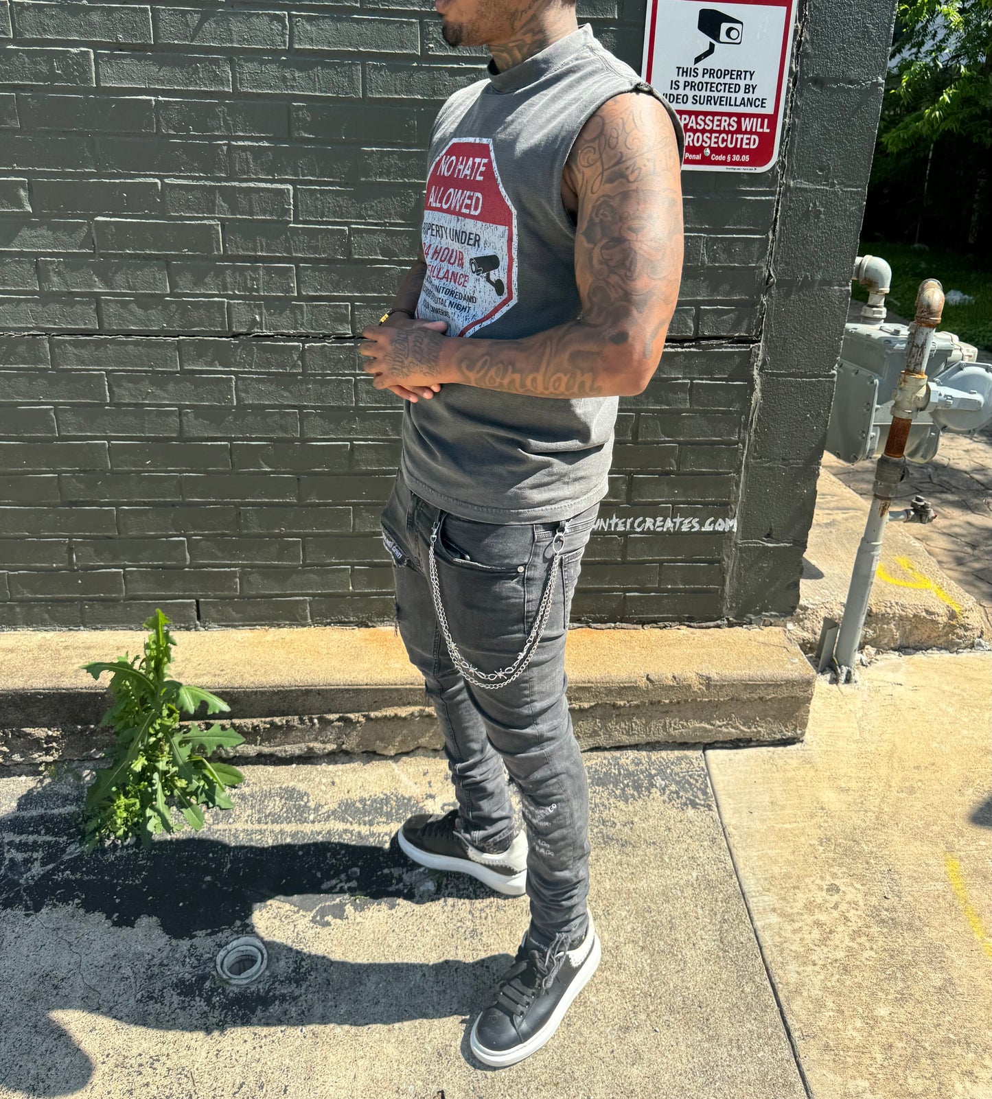 ‘No Hate Allowed’ Sleeveless T-Shirt