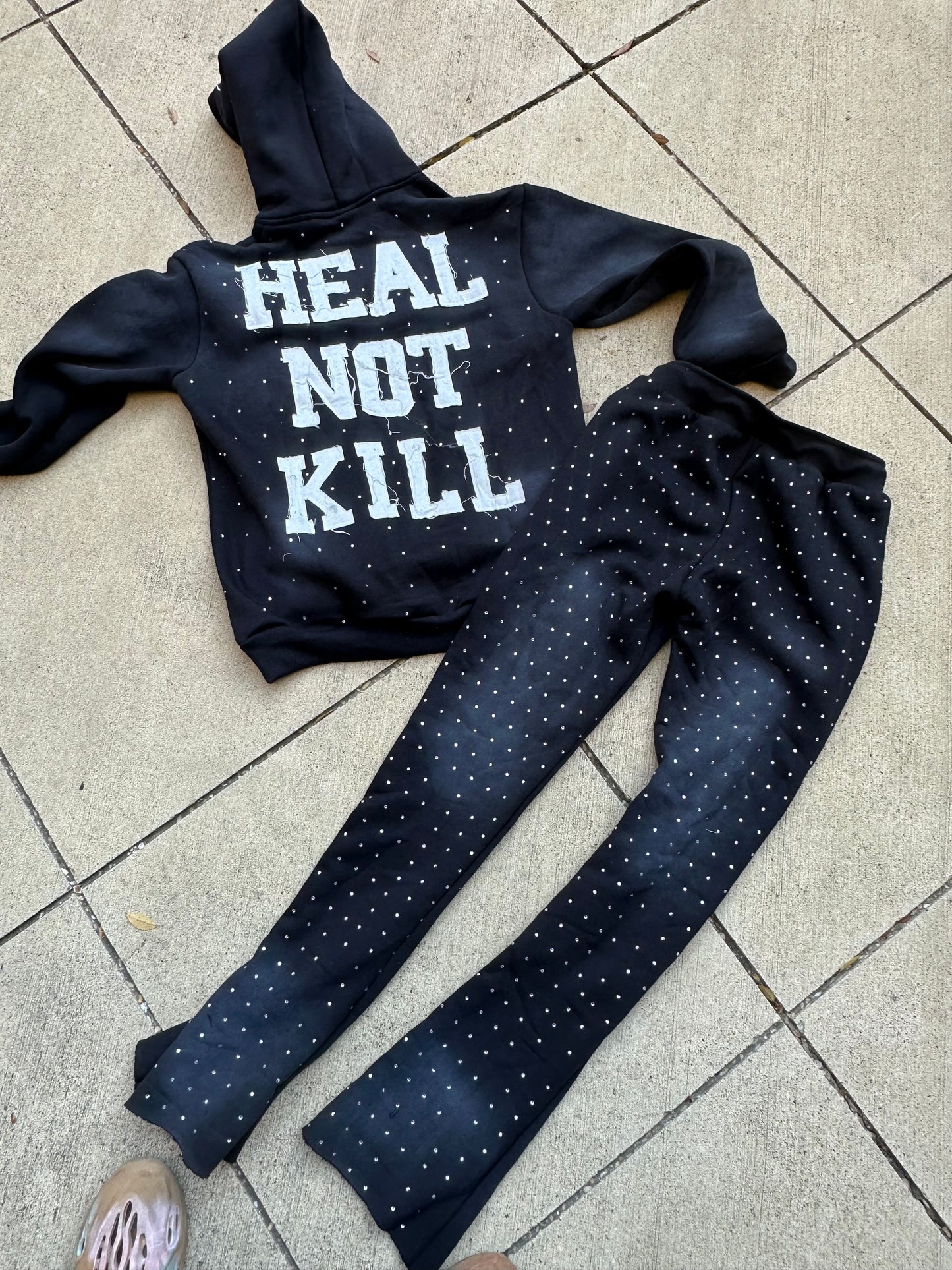 Black ‘Heal Not Kill’ Set