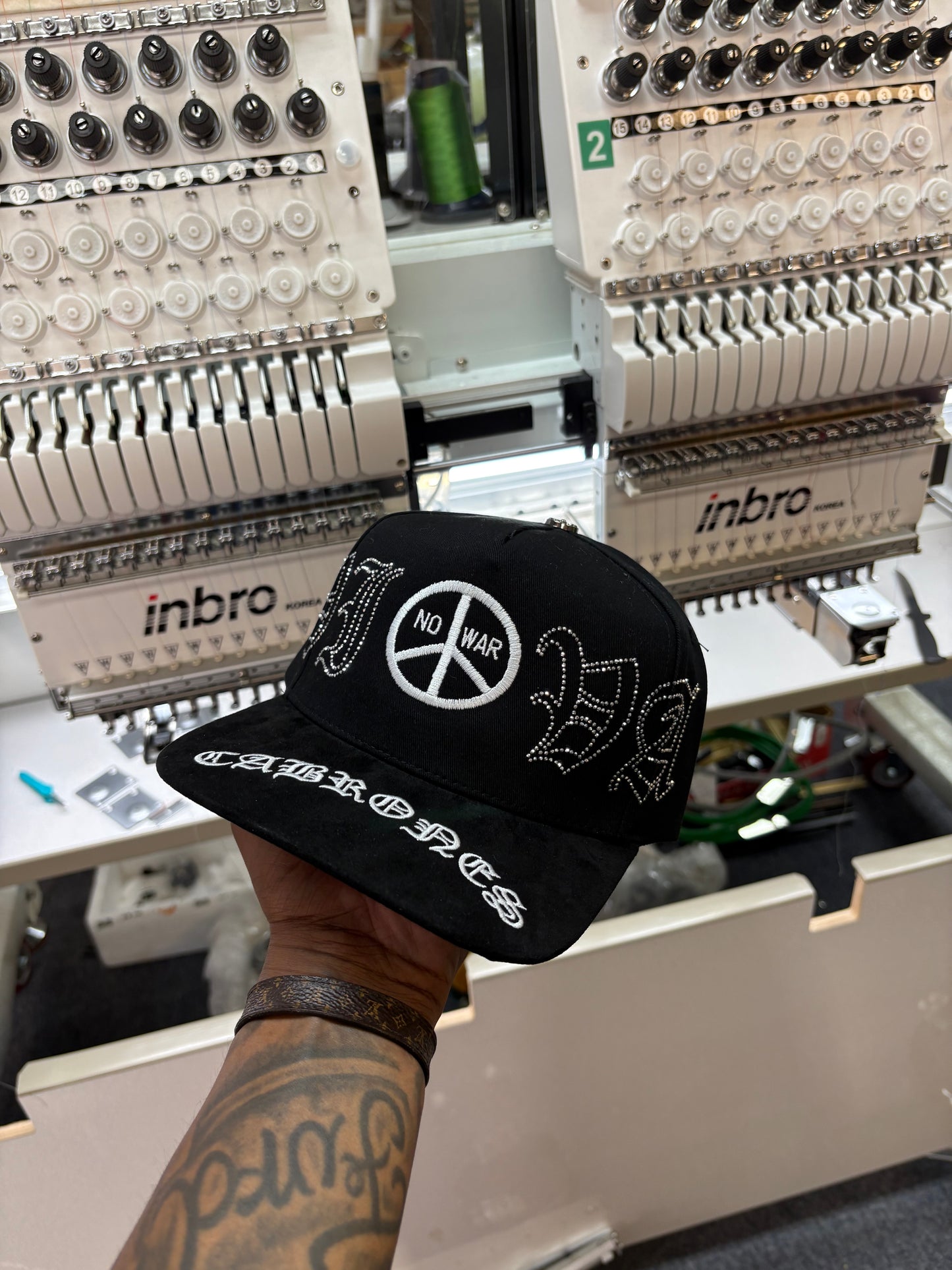 (a)‘No War’ Rhinestone Hat